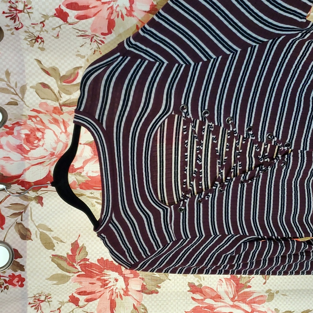 American Eagle Outfitters Black, Maroon and White Striped Top - Picture 8 of 8